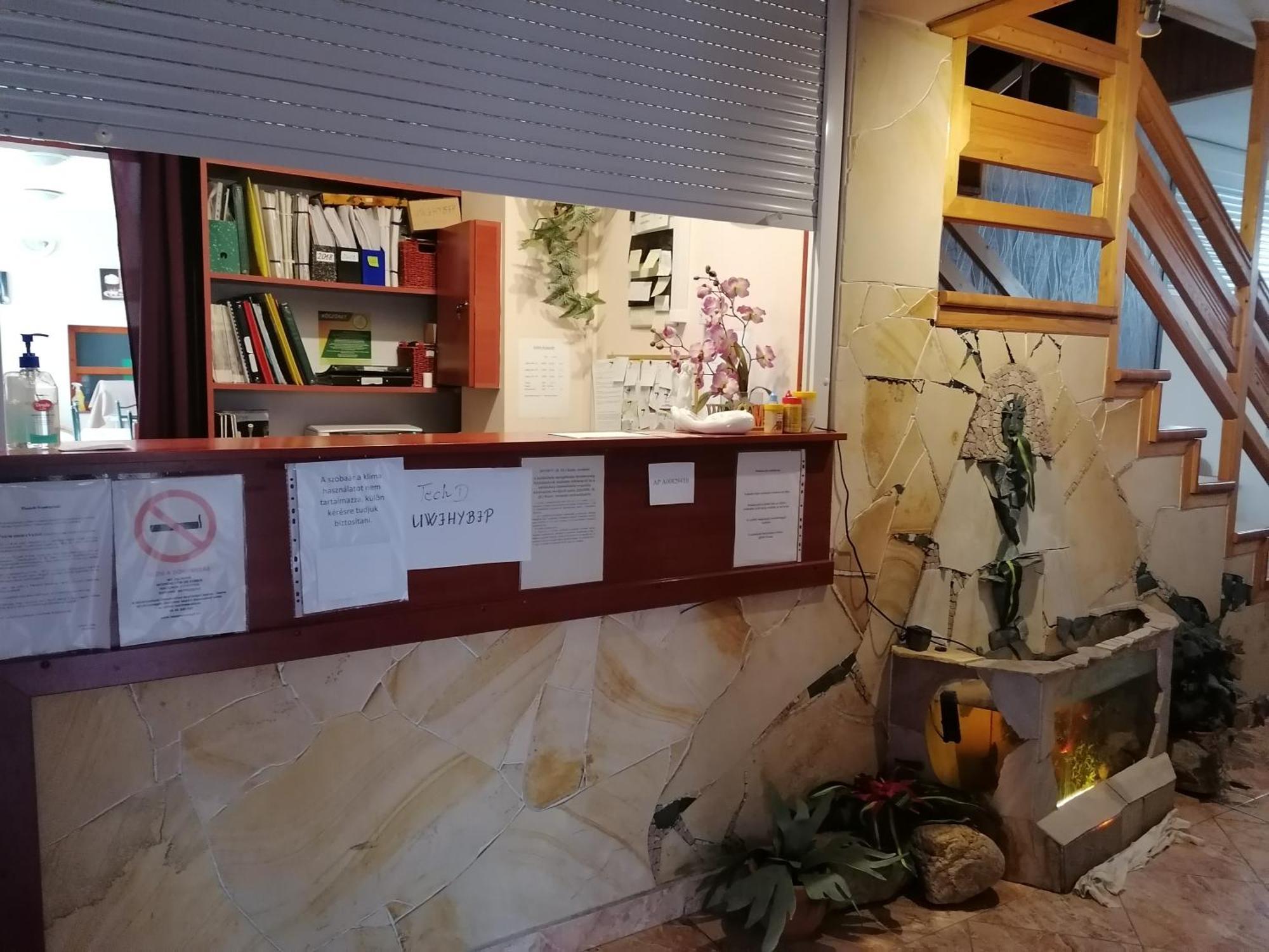 מלון Kunszentmárton Iglodi Panzio מראה חיצוני תמונה
